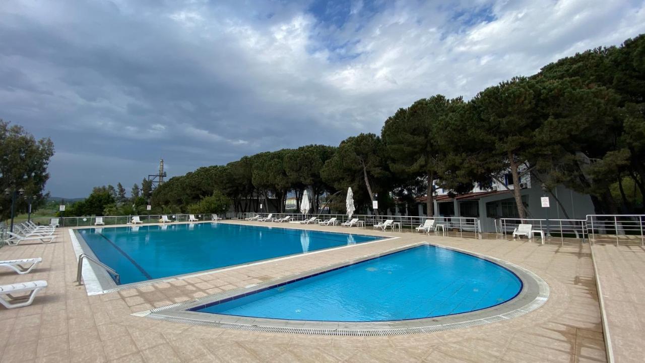 Sporkoey Hotel & Beach Club Darica  Exterior photo