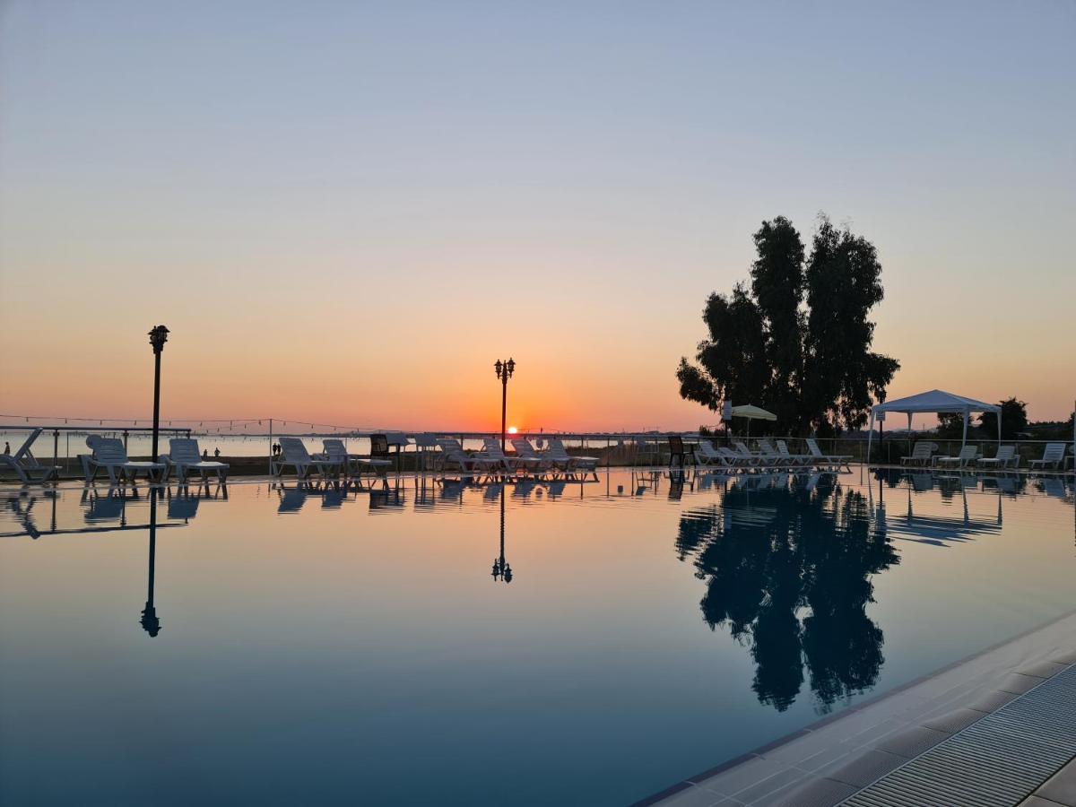 Sporkoey Hotel & Beach Club Darica  Exterior photo
